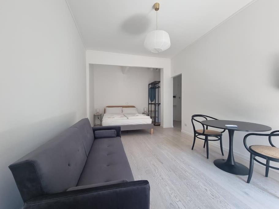 Milan New Apartment In Lively Central Area Екстериор снимка